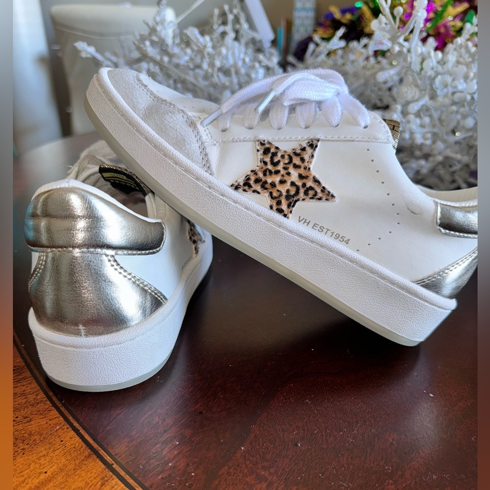 Vintage Havana size 6.5 white shoes
